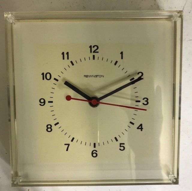 Stand- & Wanduhren: 4-eckige Wanduhr beige Remington – Gebraucht aus Zürich von gigimai67 9