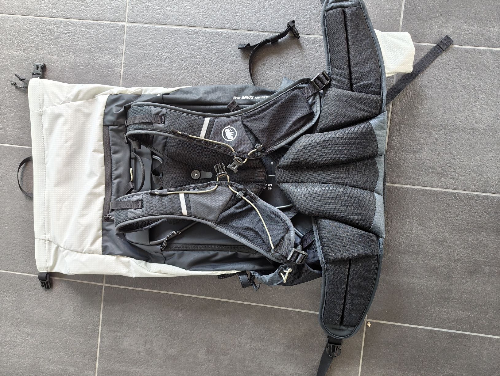 Mammut Rucksäcke: Mammut Wanderrucksack Ducan Spine 28-35 – Neu (gemäss Beschreibung) aus Walperswil von roe_df5d 3