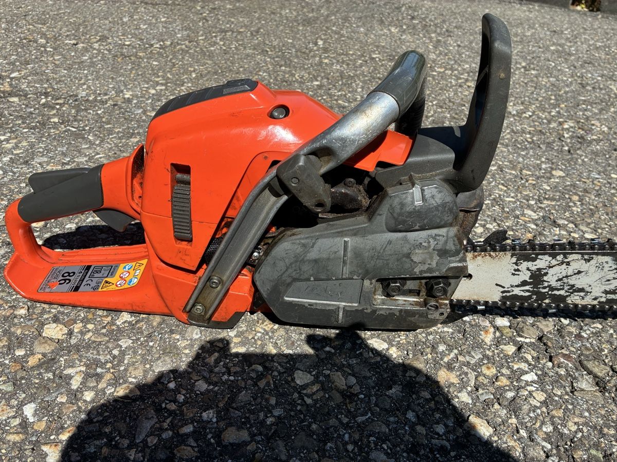 Husqvarna Scies: Husquarna 560 XP – D'occasion à Rüderswil par Avant530 1