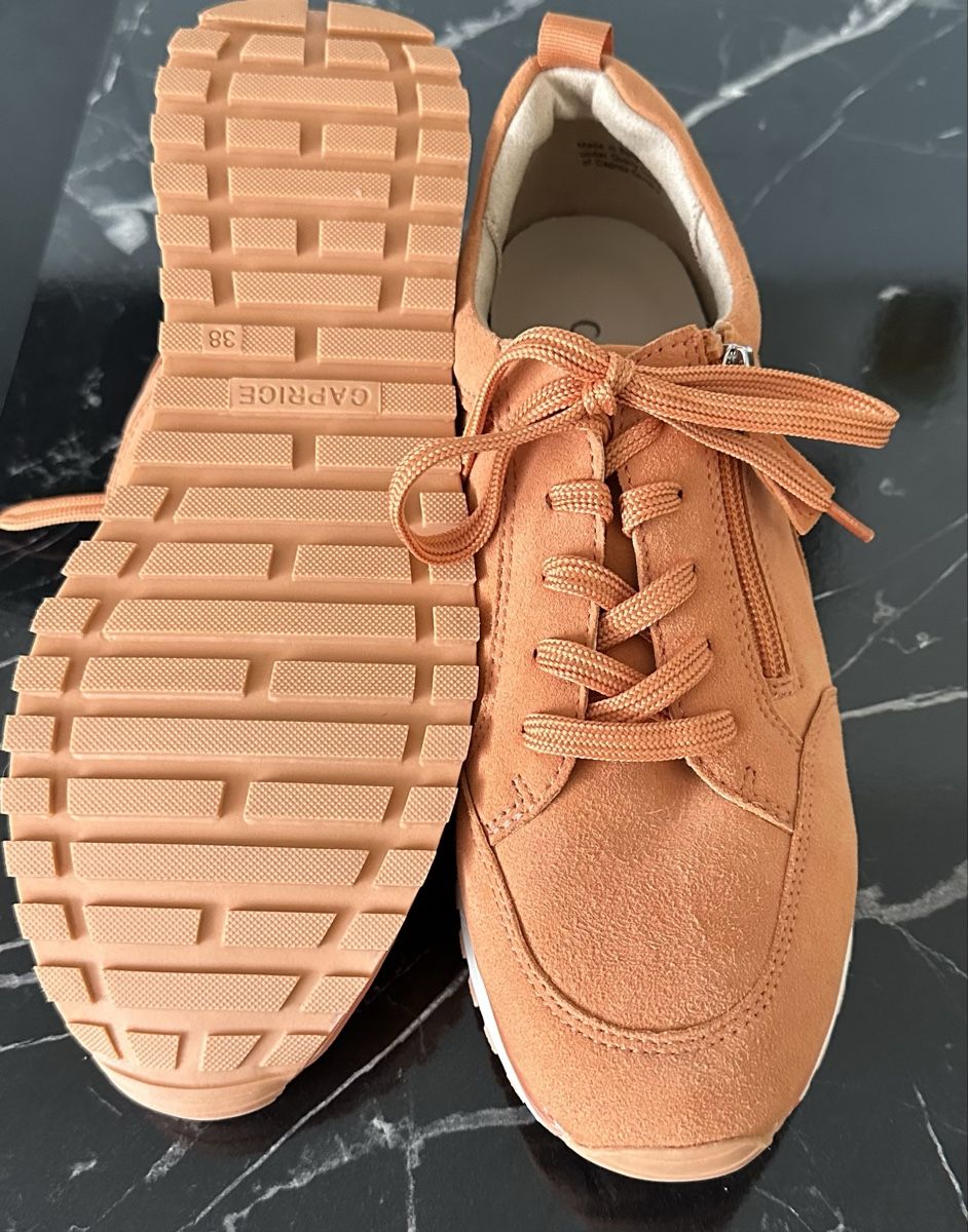 Damenschuhe: Damen Sneaker Caprice Gr. 38,ungetragen – Neu (gemäss Beschreibung) aus Mauensee von Braut-kleid 4