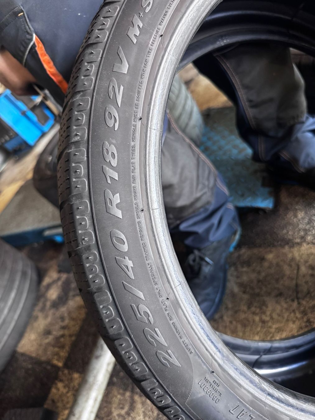 Altro in Scrittura & Disegno: 225/40R18 245/35/R18 – Usato da Vuadens venduto da autosolutionsvuadens