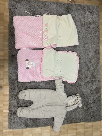 2 FußSack und eine Baby-Schneeanzug
