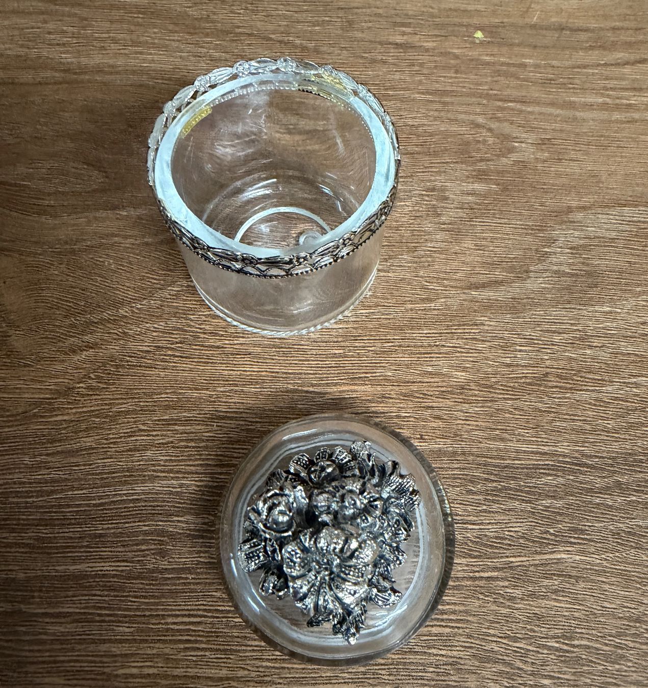 Bicchieri: Antike Schmuckdose / Dose aus Glas mit silbernem Deckel – Usato da Nussbaumen AG venduto da olitech5415 1