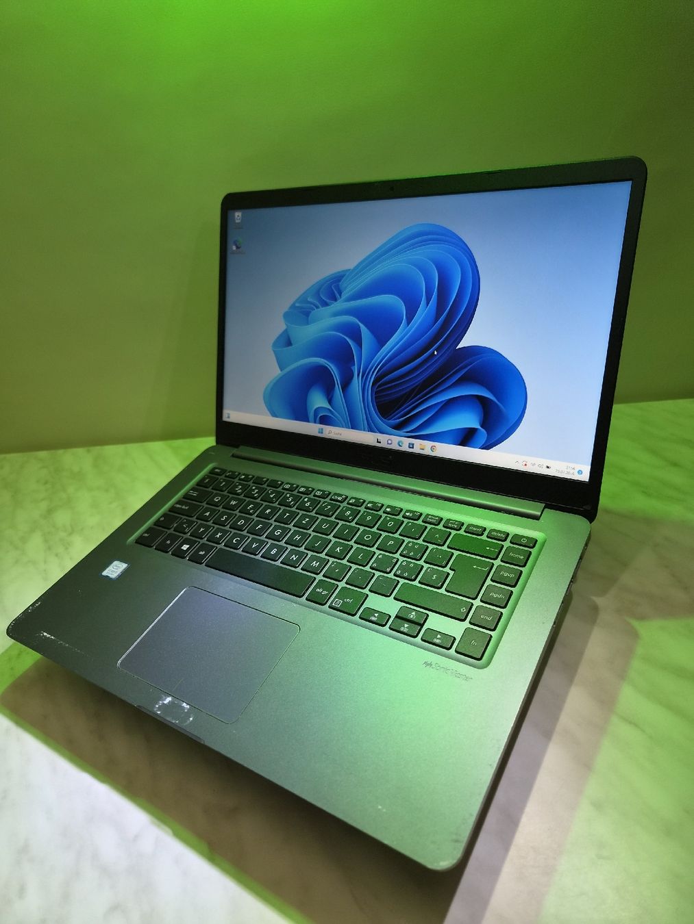 Asus Notebook: Asus 15" FHD, i5, 256G & 8G Ram, USB-C – Usato da SCHAFFHAUSEN venduto da Atami99