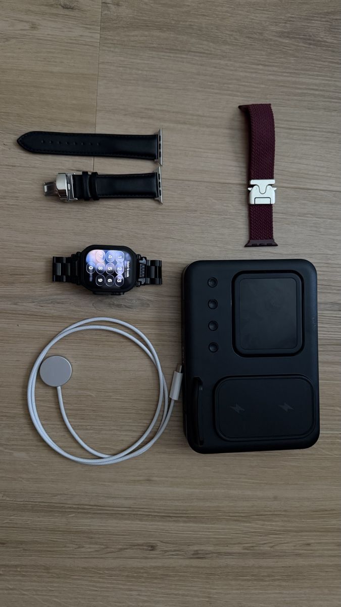 Apple Smartwatch: Apple Watch Ultra 2 noir avec accessoires – Gebraucht aus Monthey von AceVolt