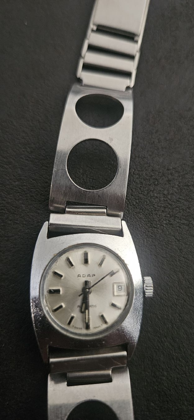 Montres: automatic Damen Uhr ADAP. läuft – D'occasion à Hägendorf par Poisonapple 2