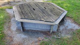 Sandkasten Holz sechseckig mit Abdeckung gebraucht