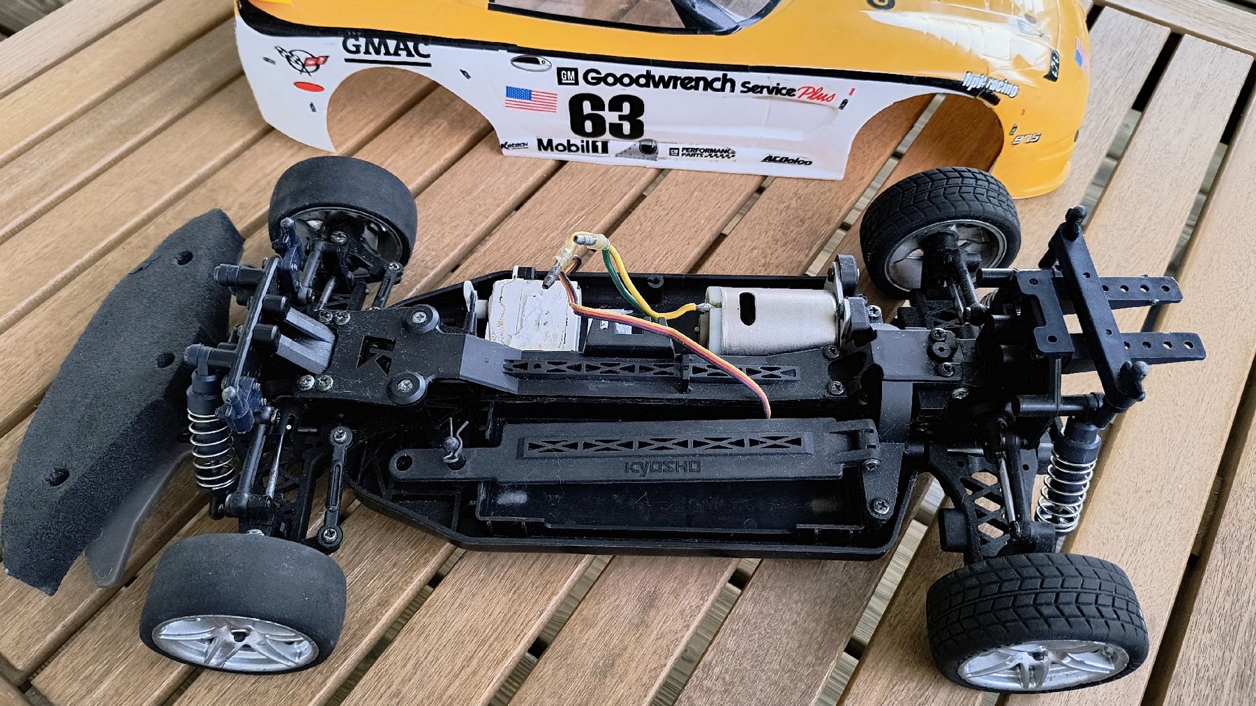 Kyosho Modellismo RC: Kyosho 1/10 Corvette 4WD – Difettoso da Romanshorn venduto da Warthogwarthog 3
