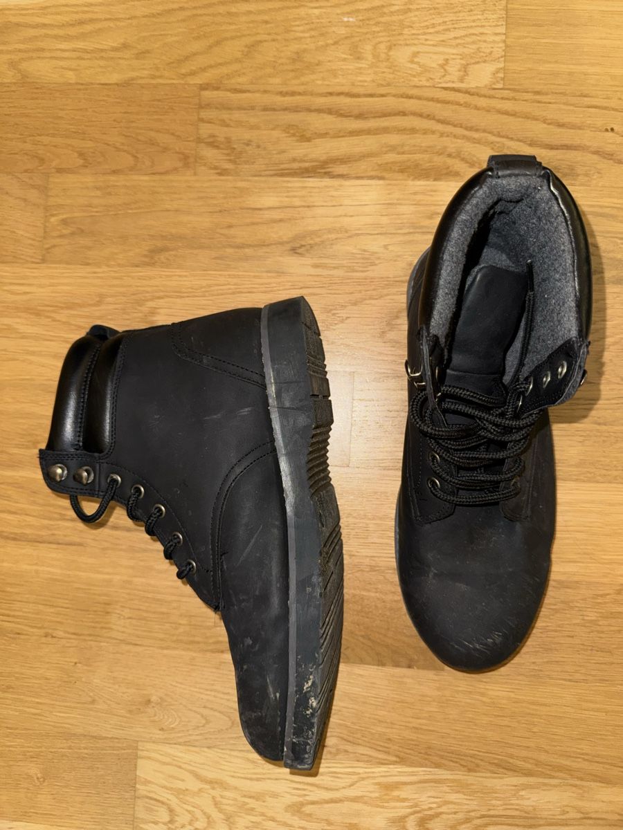 Herrenschuhe: Stiefel in Schwarz – Gebraucht aus Allschwil von ana_87pj 1
