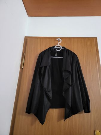 Veste Marc Cain noire, parfaite pour l'automne! M/L