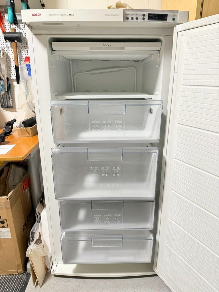 Bosch Congelatori: Bosch Gefrierschrank – Usato da Jona venduto da r00ster