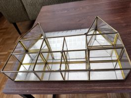 Vintage Setzkasten aus Glas & Messing – Hausform