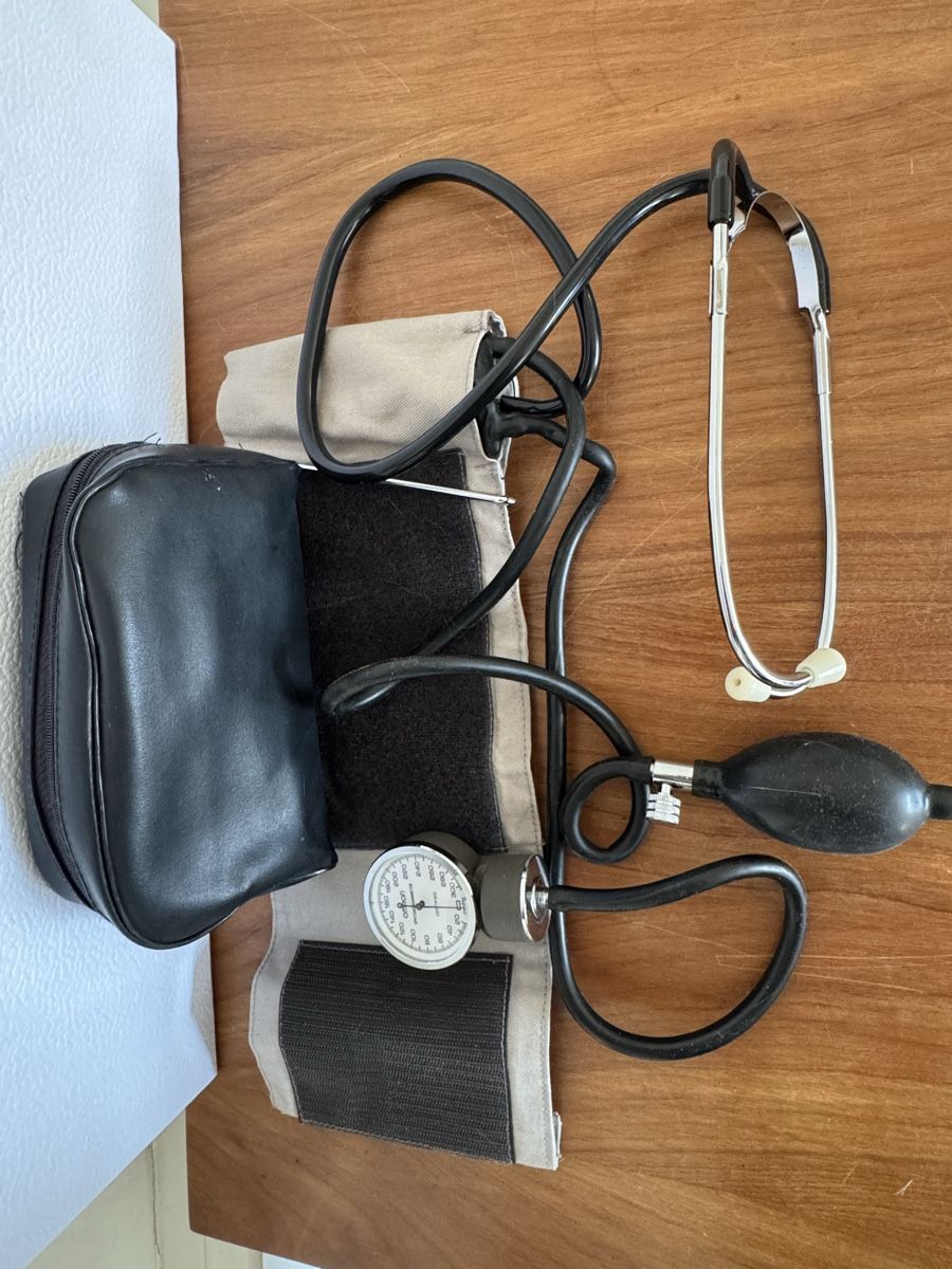 Omron Medizinische Geräte: Blutdruckmessgerät Omron Sphygmomanometer mit Stethoskop – Gebraucht aus Zürich von Nobs1 6