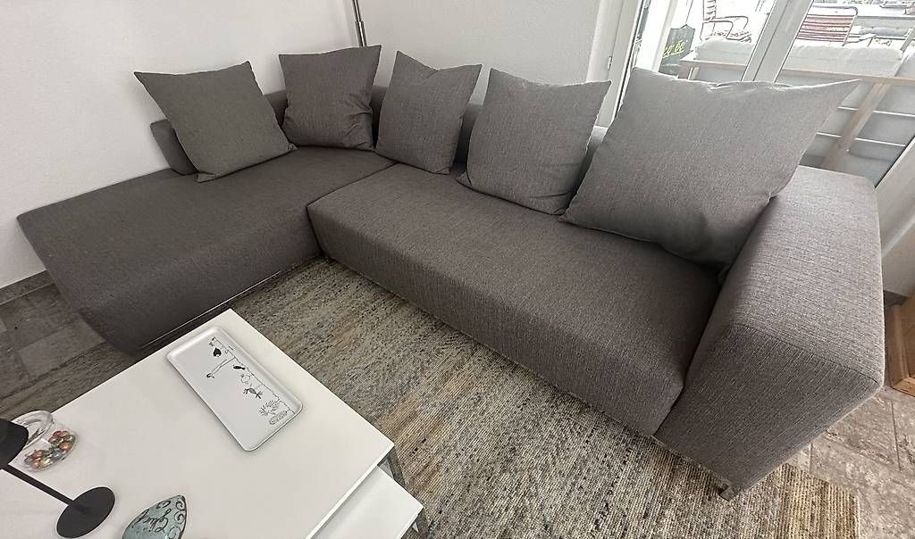 Divani: Eck-Sofa Stoff grau – Usato da Lohn-Ammannsegg venduto da Kurt1968 1