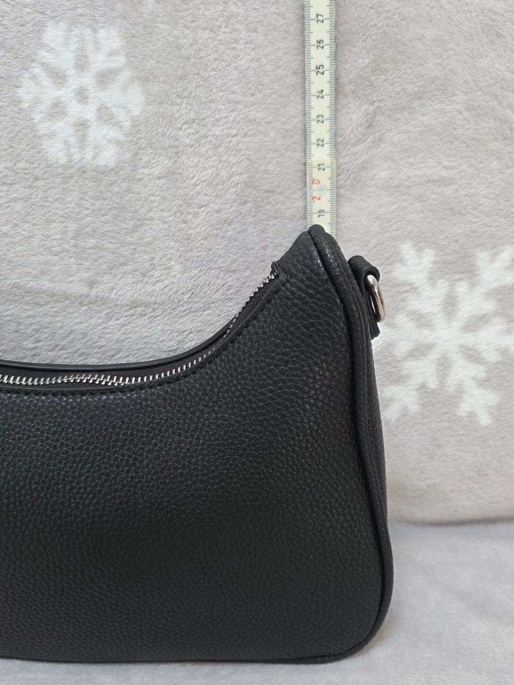 Borse da donna: Handtasche in Schwarz CHICOREE – Usato da Steffisburg venduto da ang_7fcj 4