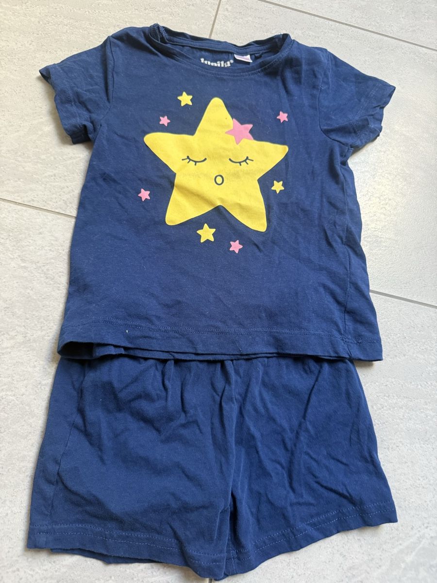 Pyjamas & Ähnliches: Pijama 98 – Gebraucht aus Dällikon von RaMona.-