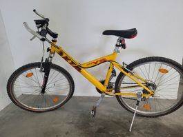 Gelbes Mountainbike / Trekkingbike 26"