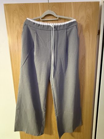 Hosen grau weit geschnitten Bund mit Kordel Grösse XL neu