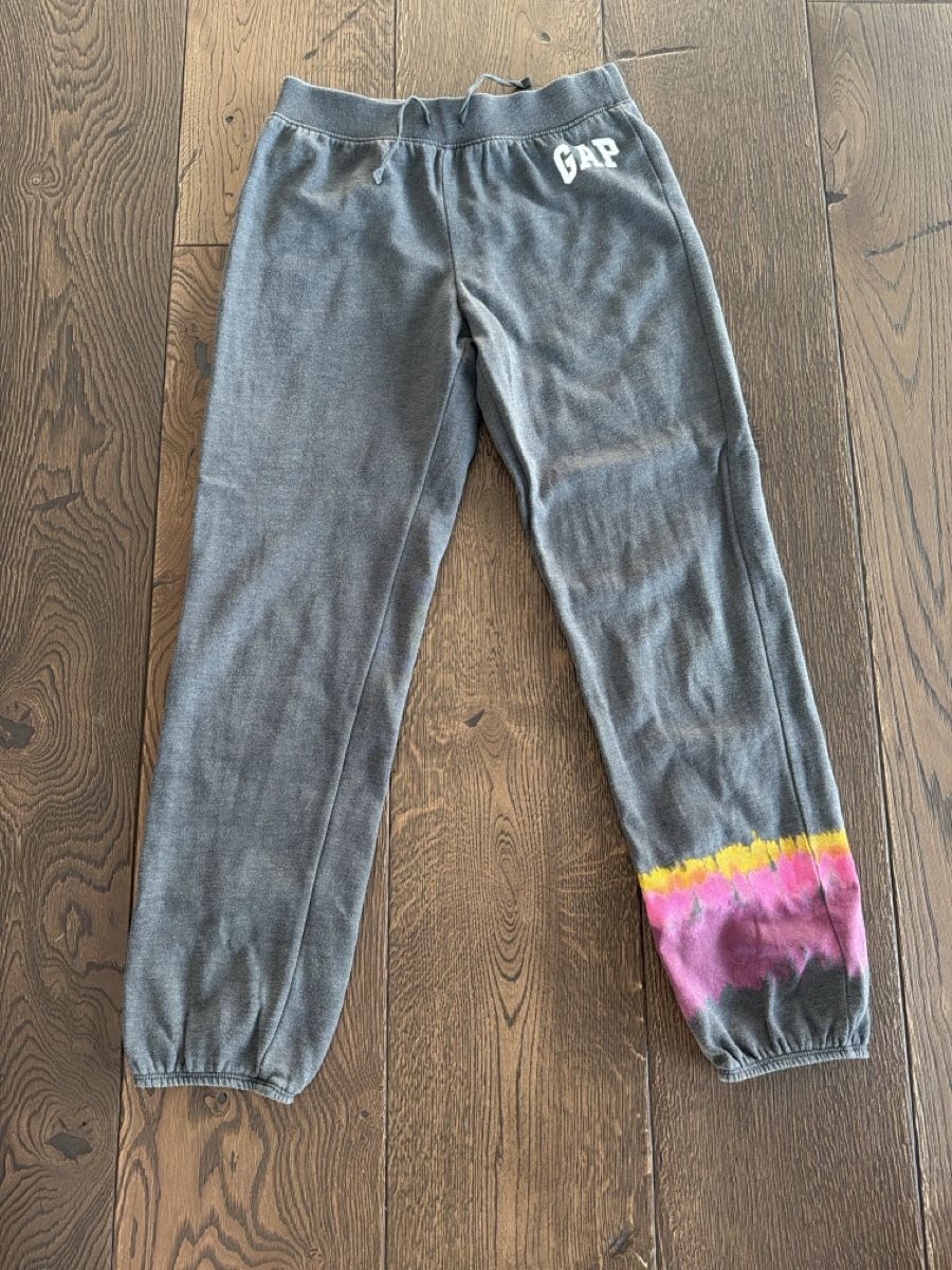 Gap Pantalons: Trainerhose Gap Mädchen Gr. XXL – D'occasion à Büren SO par Nuri09