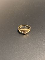 Gold ring size 17 good condition 18k 750