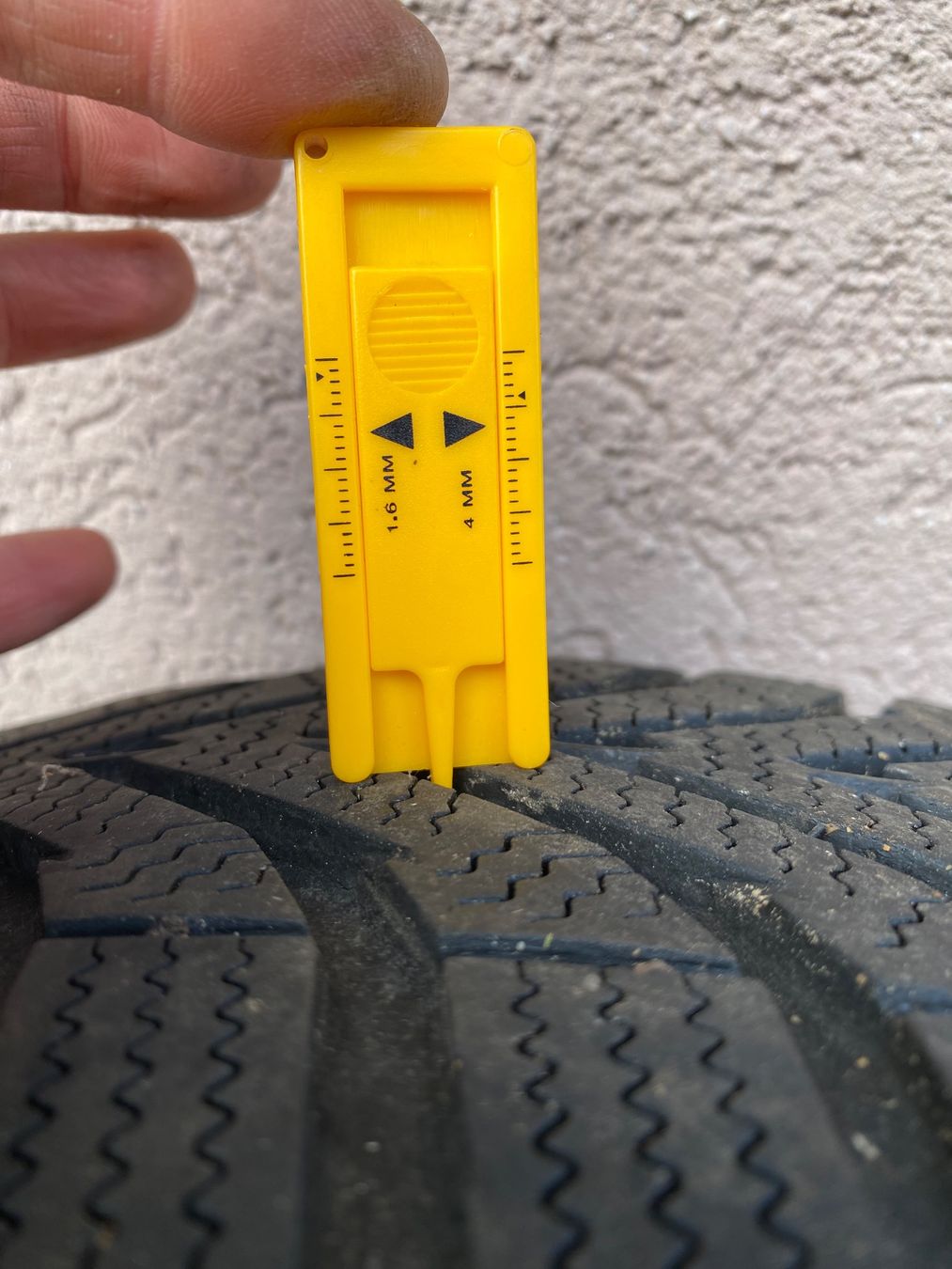 Pneumatici & Ruote complete: Winterreifen 185/65 R15 – Usato da Fürigen venduto da Barbi19 1