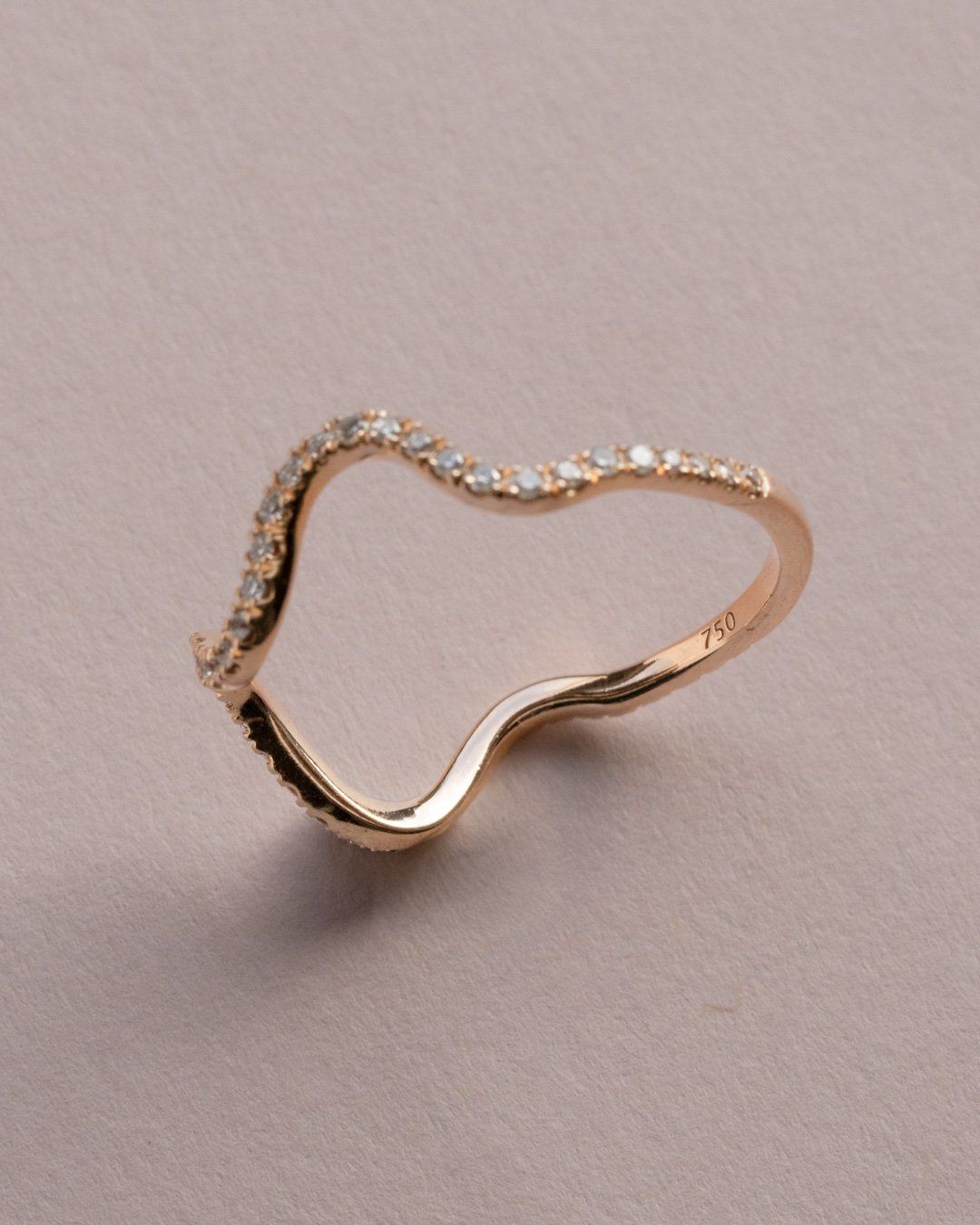 Anelli: 18ct rose gold and diamond set "wave" ring – Usato da Genève venduto da Prometheus_Watches 1