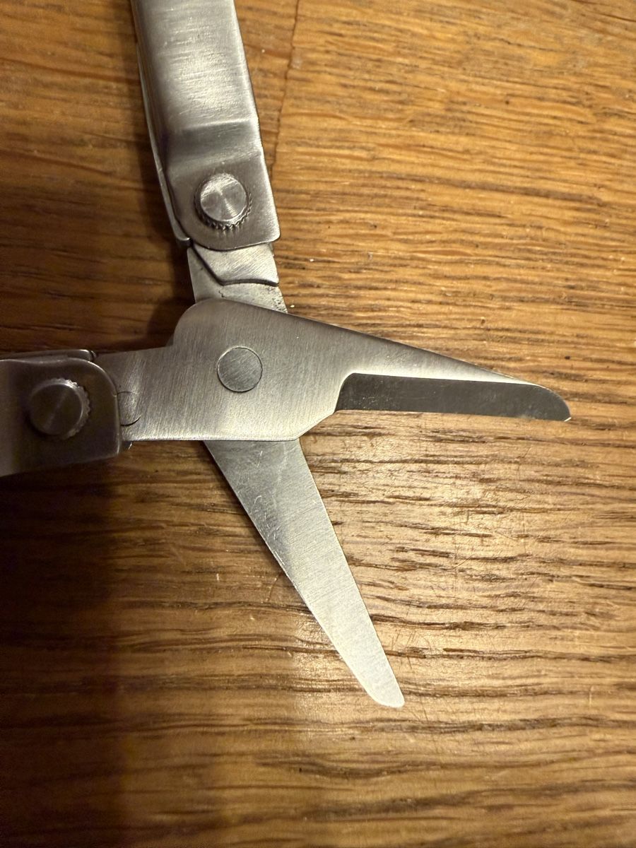 Tutti gli attrezzi: Mercedes-Benz Multitool, neuwertig Taschenmesser – Usato da Goldach venduto da Messerguru 5