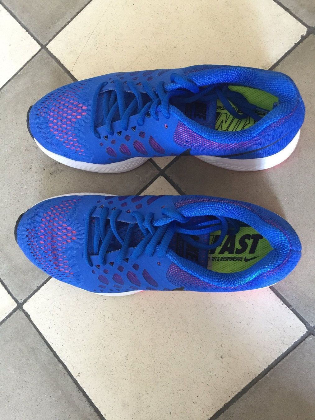 Nike Scarpe da donna: NIKE, Damen-Runningschuhe, Gr.38 – Nuovo e nell'imballaggio originale da Eglisau venduto da vfe7