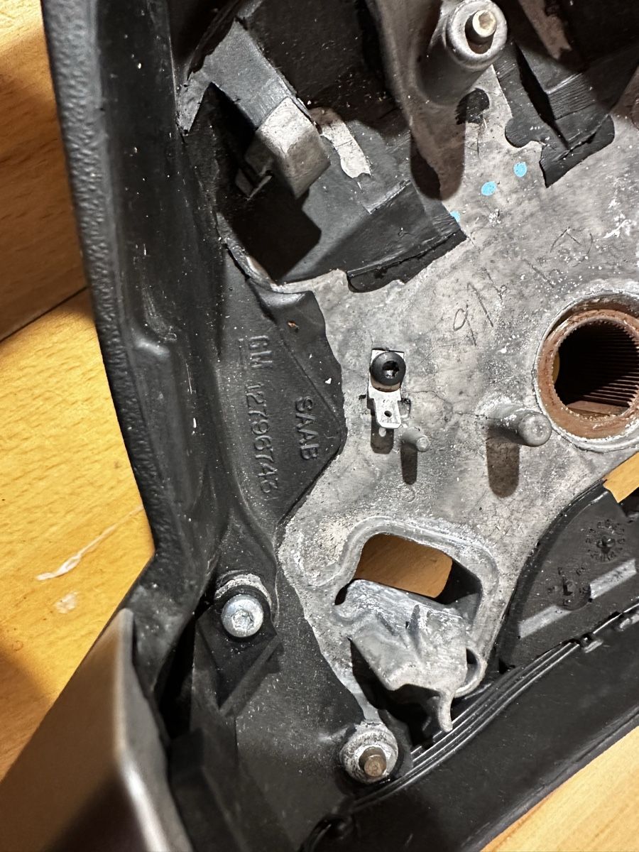 Saab Tutti pezzi di ricambio auto: Saab 9-3 Lenkrad mit Multifunktion – Usato da Unterkulm venduto da YS3 2