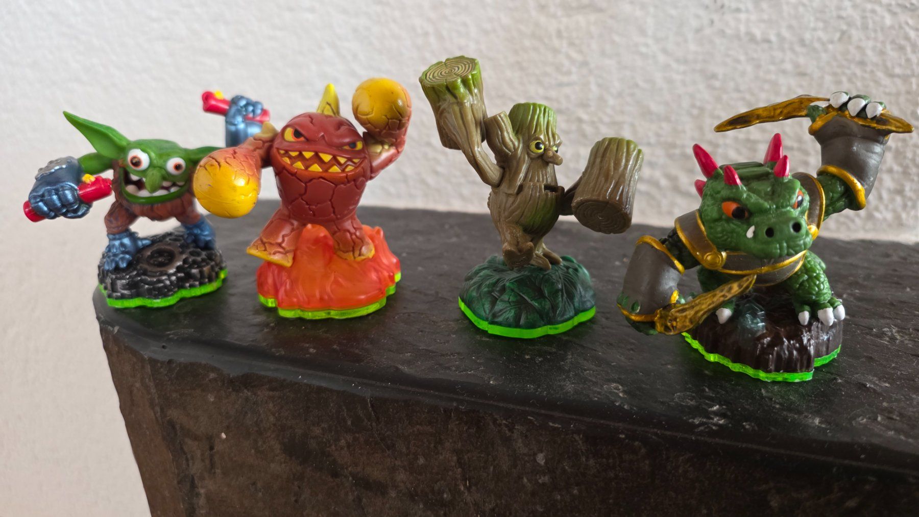Statuette: 32 Skylanders Figuren + Portal – Usato da Rorschach venduto da Martinmerg 7