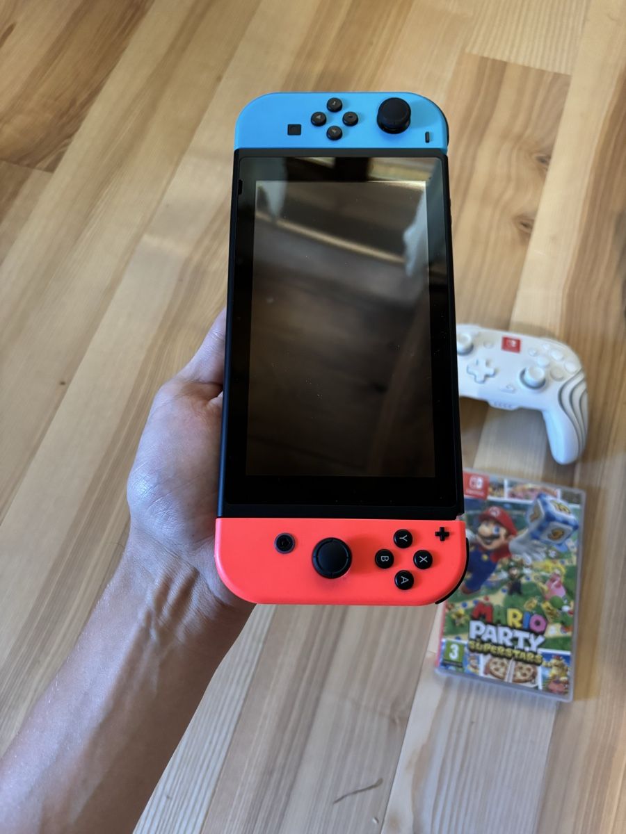 Nintendo Konsolen: Nintendo switch mit Zubehör + Mario party – Gebraucht aus Langnau b. Reiden von Gian_Tinner 1