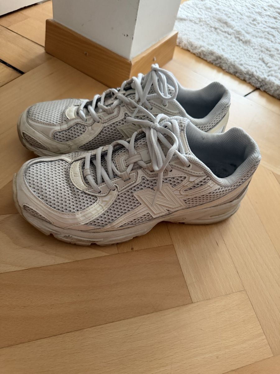 New Balance Herrenschuhe: New Balance U740 Gr.42  – Gebraucht aus Luzern von lil_sh86