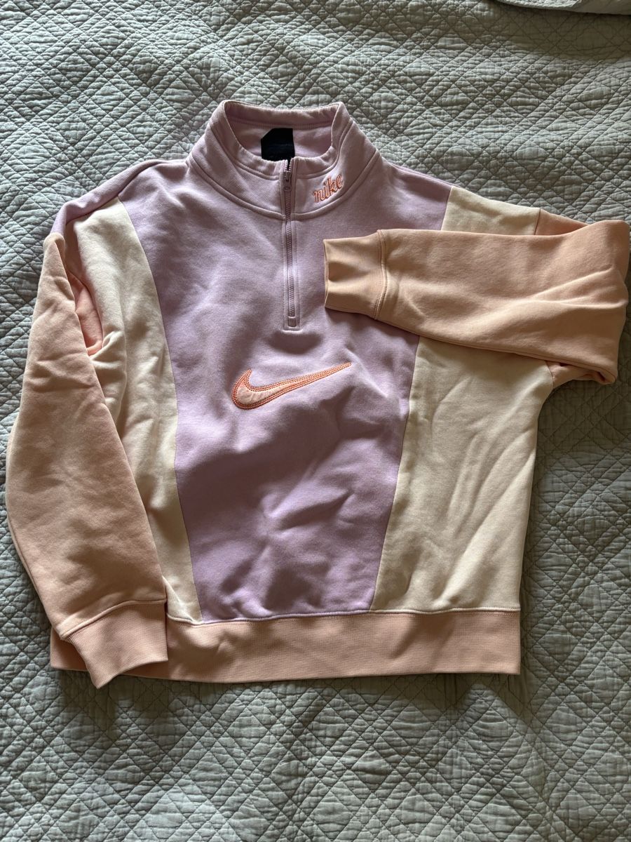 Nike Maglioni & Felpe: Sweat-shirt Nike Vintage  – Usato da Lausanne venduto da shabnam.t