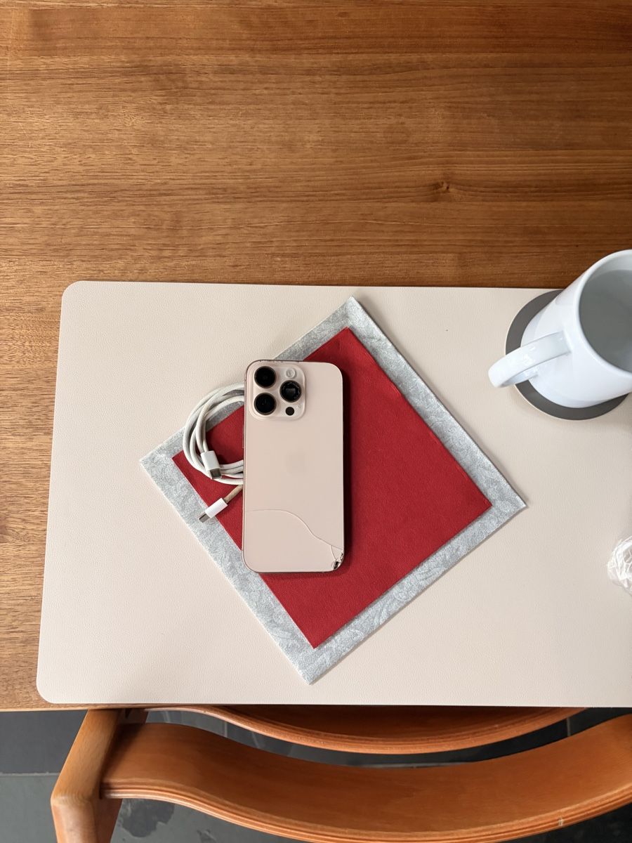Apple Handys / Smartphones: iPhone 16 Pro 256 GB Apple + Ladekabel – Gebraucht aus Widen von Dave18. 1