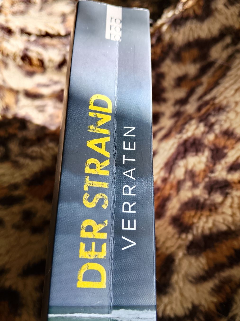 Libri: Der Strand /Verraten – Nuovo (secondo la descrizione) da Volken venduto da katz5 1