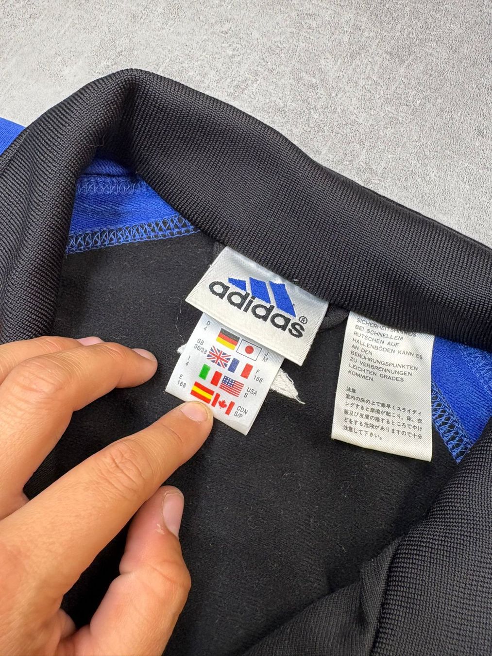 Adidas Giacche: Vintage Adidas Trainingsjacke - Grösse M – Nuovo (secondo la descrizione) da Werdenberg venduto da hase.vintage 2