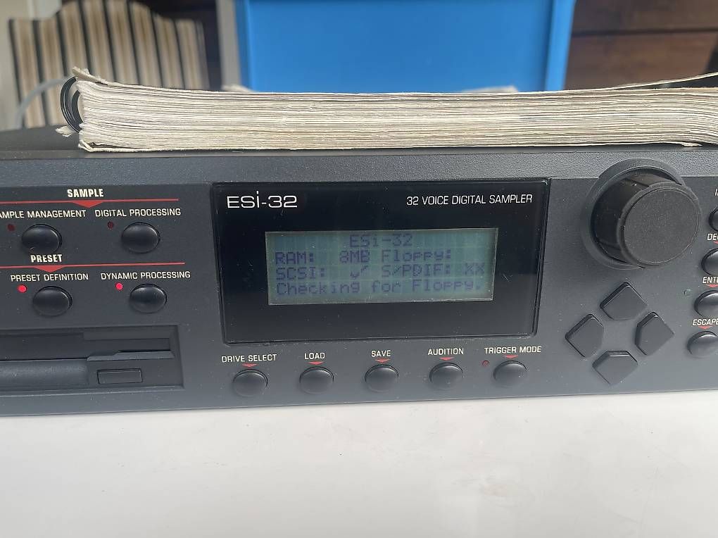 Strumenti musicali: E-MU EMU ESI-32 Digital Sampler – Usato da Alpnach Dorf venduto da GuntaKinte 1