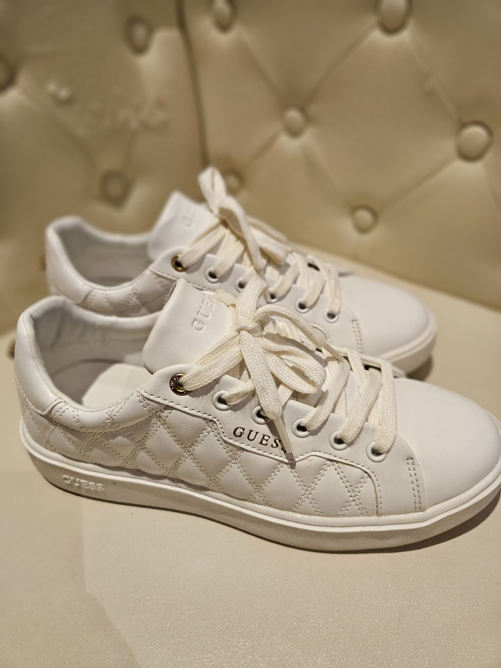 Guess Damenschuhe: Guess Sneaker, weiss, Gr. 38 – Gebraucht aus Matzingen von seme_products 6