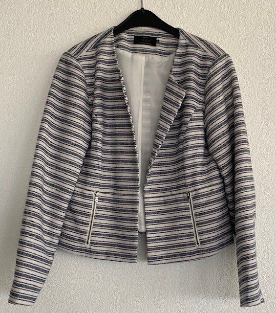 Only Jacken: Blazer gestreift Gr. 42 Top Zustand, ONLY – Gebraucht aus Ergisch von July64