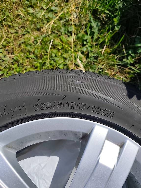 Mercedes-Benz Pneus & Kompletträder: Alufelgen 17" mit Winterreifen – Gebraucht aus Wimmis von P4tEkP87 1