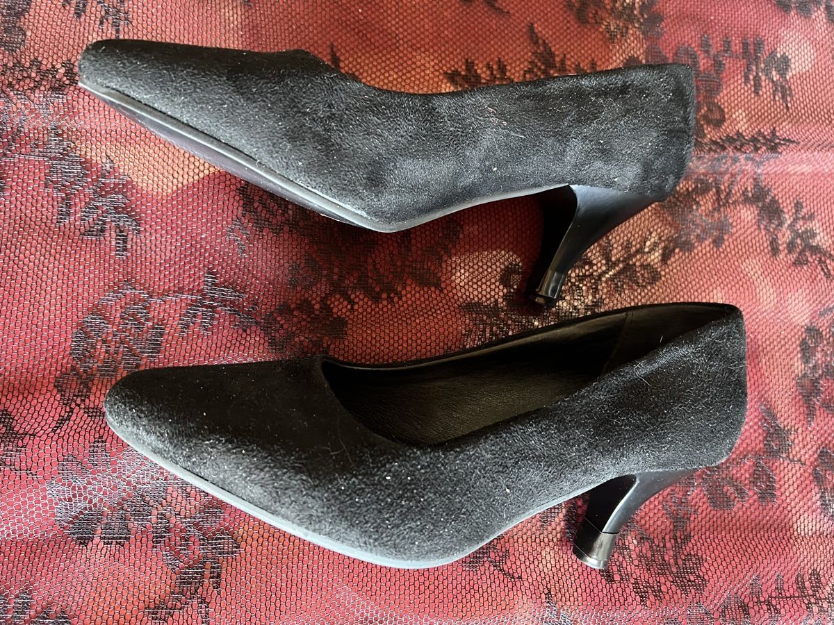 Scarpe da donna: Escarpins noirs, La Halle, taille 38 – Usato da Chézard-St-Martin venduto da Cheyenne_75 1