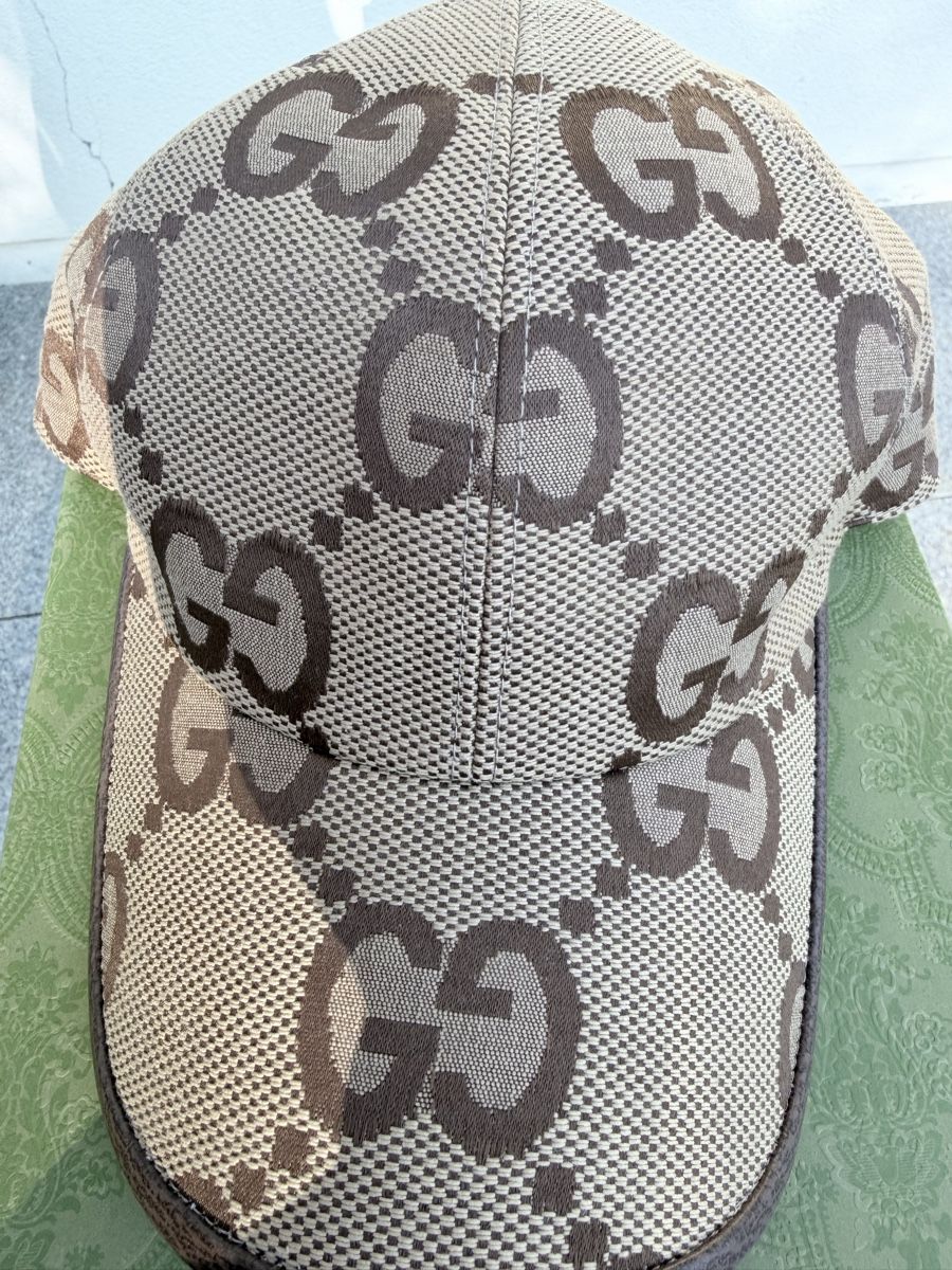 Gucci Sonstige Damenmode: Cape Gucci / bis 25 aug diese preis – Gebraucht aus Münchenstein von By.gabriela.v