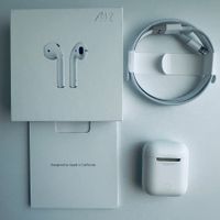 Original Apple AirPods 2 Kopfhörer Wireless Lightning Kabel