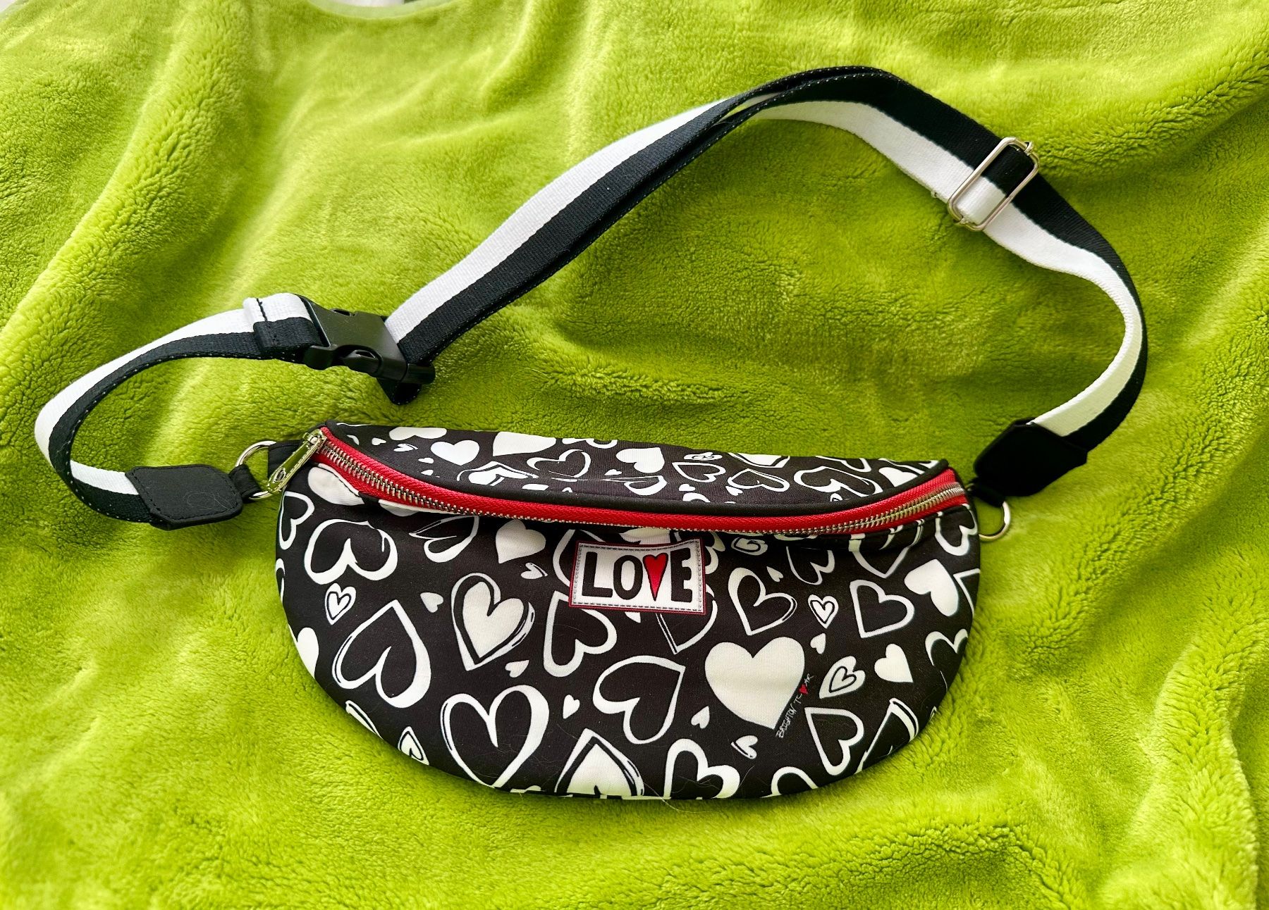 Borse da donna: HIP BAG / CROSSBODY BAG – Nuovo e nell'imballaggio originale da Spreitenbach venduto da Jessy8