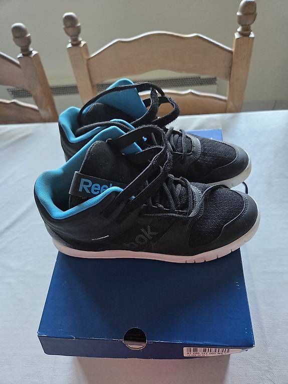 Chaussures femmes: Baskets femme  – D'occasion à La Croix (Lutry) par azzura01 1