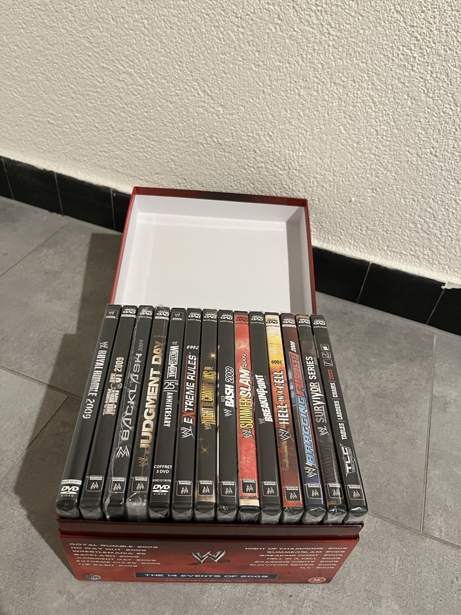 Tutti i DVDs: WWE DVD 2009 Édition complète 14 événements – Nuovo e nell'imballaggio originale da Fribourg venduto da Spicchio 1
