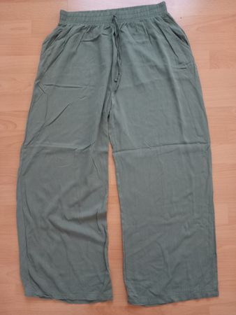 Pantalon ample vert sauge en 100% viscose