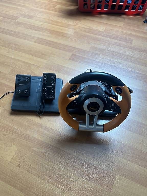 Controller: Lenkrad mit Pedalen Playstation – Gebraucht aus Muri AG von ron_97s5