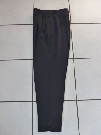 Hosen Gr. 40 / schwarz / sehr guter Zustand
