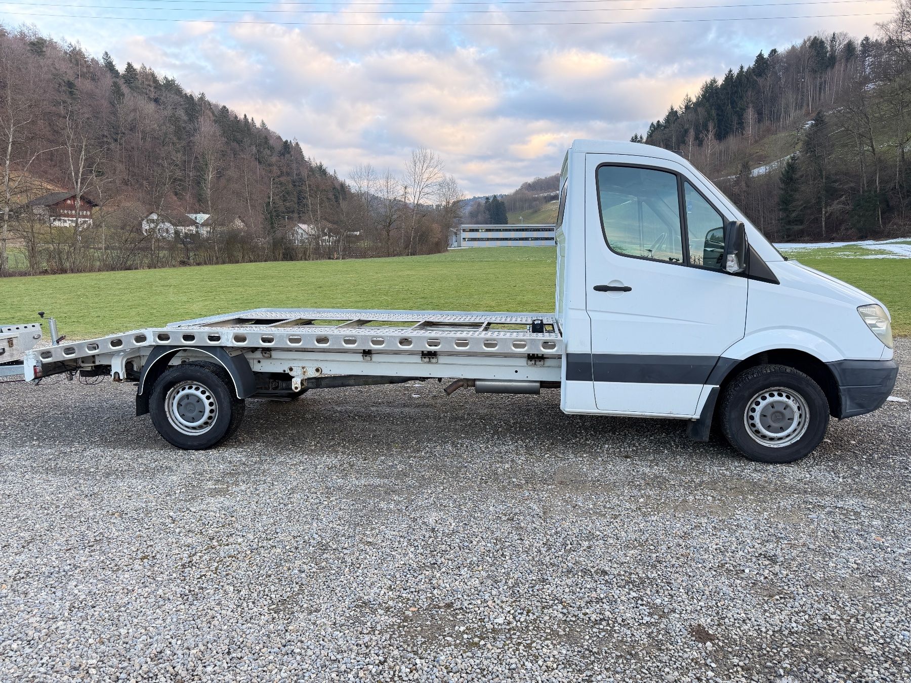 Mercedes-Benz Veicoli commerciali: Autotransporter 1600 kg Nutzlast – Usato da Muhen venduto da Vito-Automobile 2